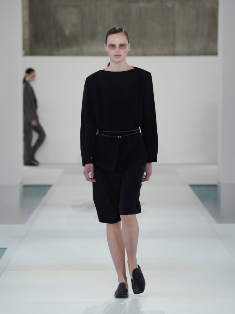 COS primavera-verano 2026: desfile en Seúl